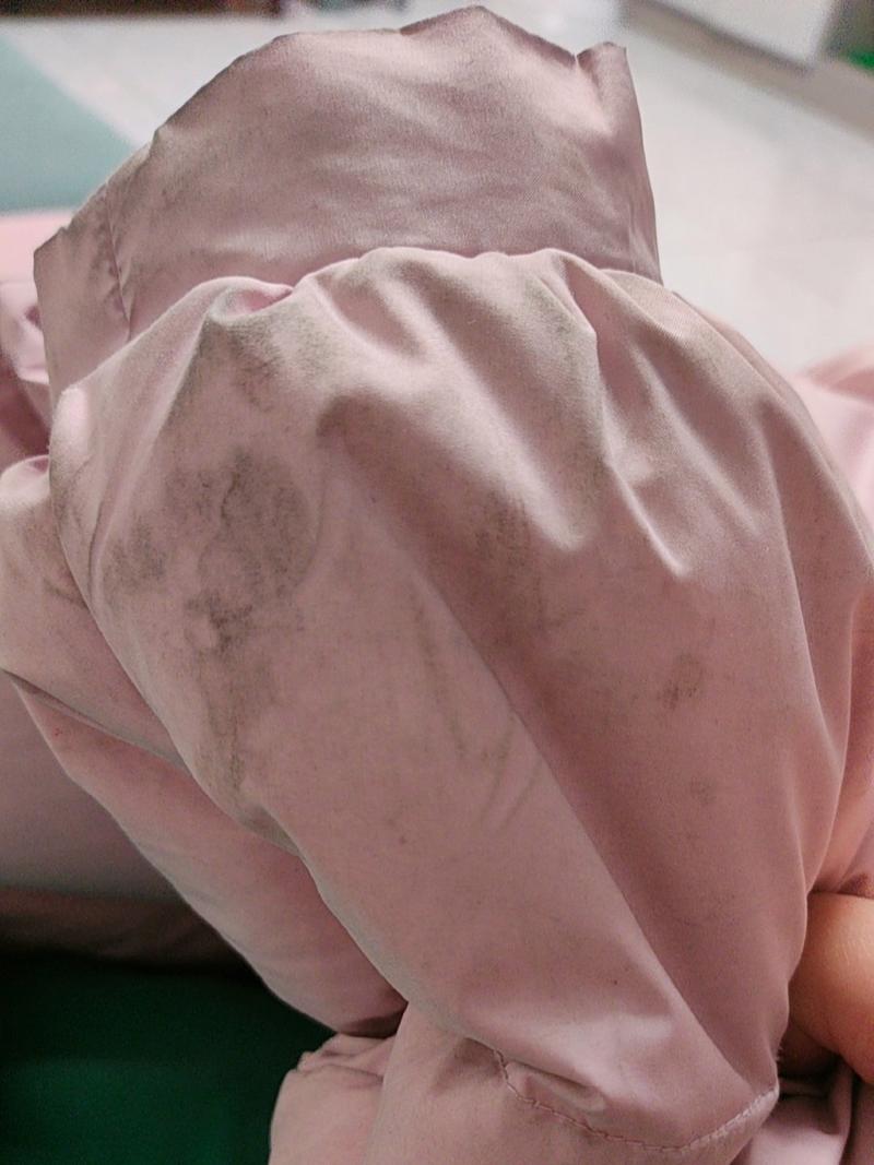 谁家小孩衣服穿这么脏