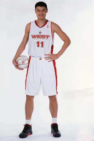 求中国男篮 姚明,王治郅,易建联 全身照 最好是高清图