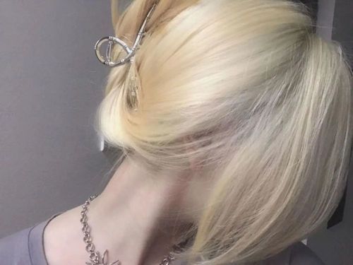 朋友说我染完这个显得更白了 迪士尼在逃公主(bushi 这颜色你不染谁染