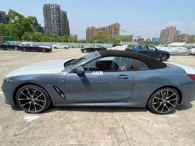 840敞篷1198000, 炭黑,巴塞罗那蓝