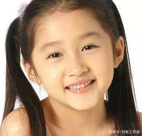 关晓彤童年照精选14张