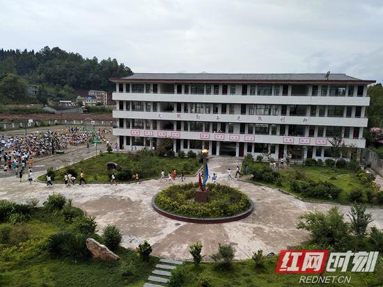 中国·桑植-刘家坪学校举行新学期应急安全演练