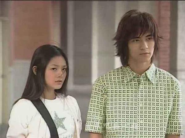 周渝民曾被她劈腿,《流星花园》爆红后,前女友又求复合被拒