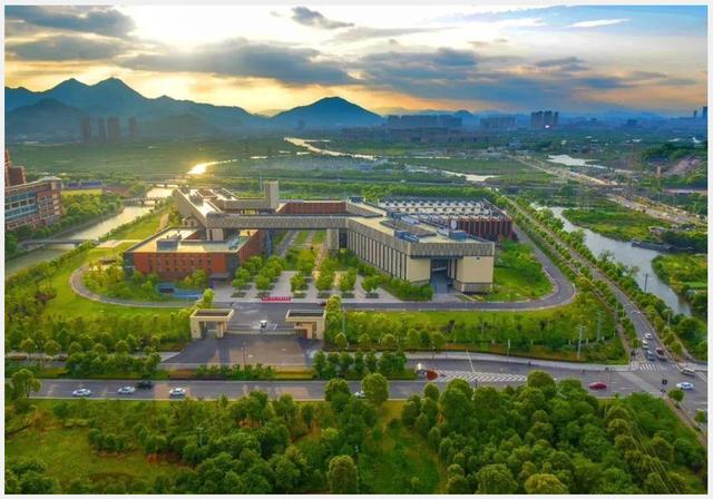 温州理工学院校园风景图