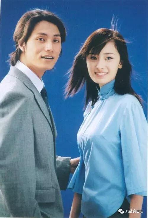 娱乐 正文  《红粉世家》是杨幂早期作品,她在剧中穿着性感的贴身旗袍