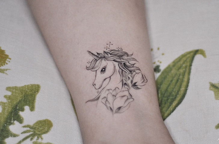 独角兽纹身图案小清新 独角兽纹身的寓意