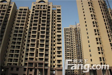 九龙湾二月工程进度:楼栋已拆除脚手架 已封顶