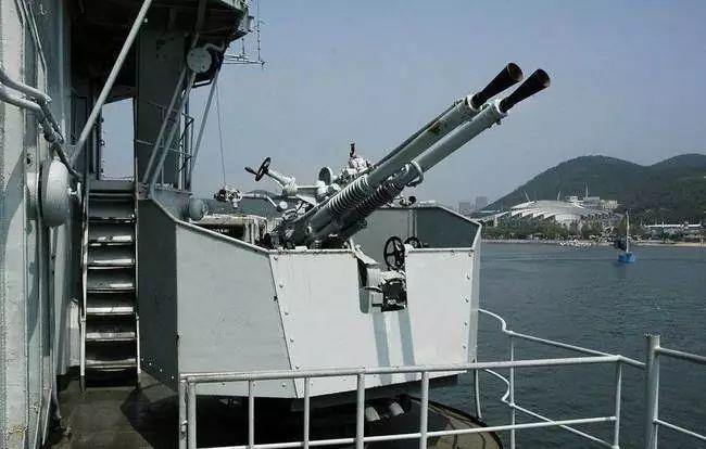 面对越来越先进,掠海高度最低已经达到3米的反舰导弹,我军军舰迫切