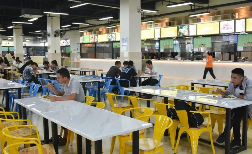广西外国语学院空港校区喜迎新2021级同学