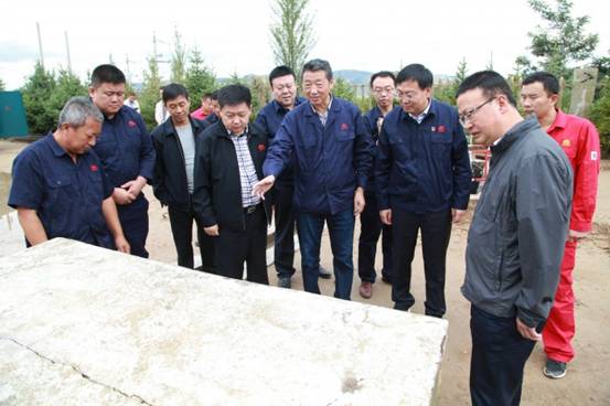 高振东深入吴起采油厂调研电力建设工作