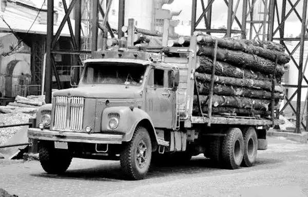 丨ifa卡车ifa产自民主德国国营依法汽车联营汽车厂,我们简称依发.