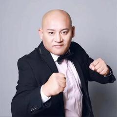 我的位置>歌手>王亮> 王亮,本名王博,大陆内地男歌手,二人转演员,喜剧