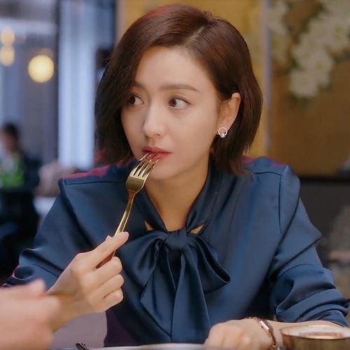 爱的厘米佟丽娅关雨晴同款女飘带蝴蝶结衬衫时尚衬衫