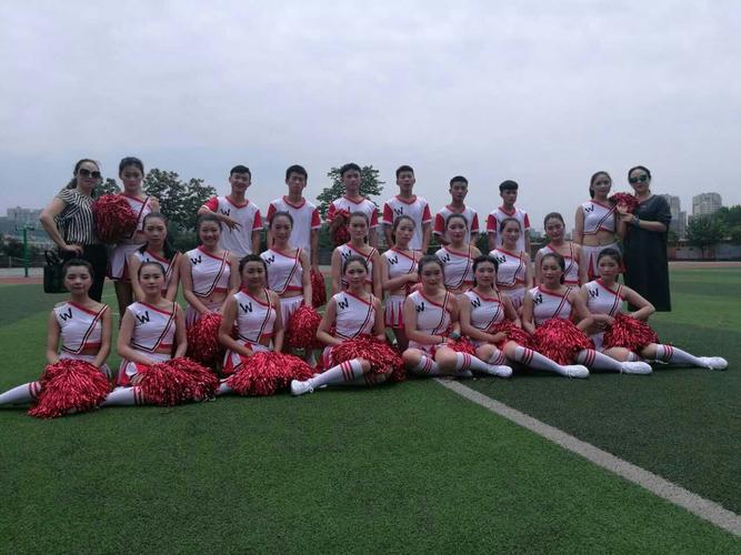 热烈祝贺遵义市第十七中学在遵义市红花岗区中小学生啦啦操比赛中荣获