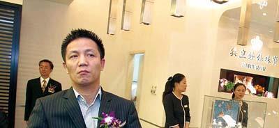 一场饭局,"干翻"东方卫视6大台柱的周公子,究竟有多豪横?