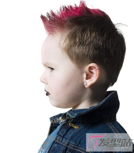 儿童莫西干发型怎么剃 简单剃法变身酷炫小潮男-儿童发型-发型站_最新