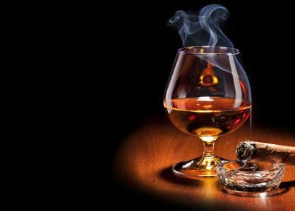 壁纸干邑,烟,雪茄,黑色背景,玻璃