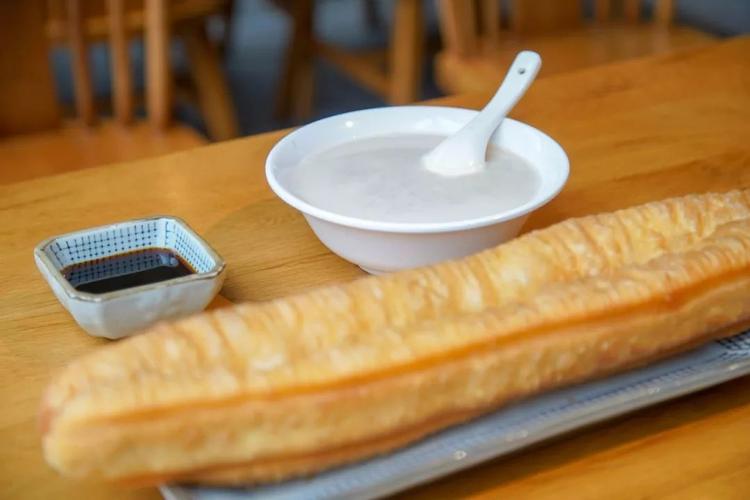 豆浆油条界的翘楚,最文艺的早餐铺,这家让人甘愿排队2小时的网红店