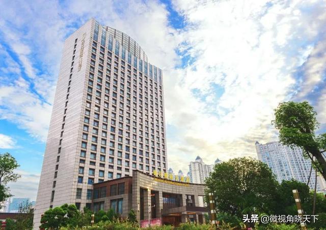 信阳锦江国际大酒店居然把门头拆了?更名即将揭晓