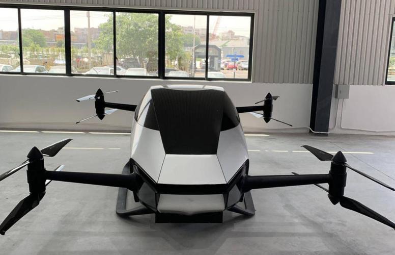 小鹏"飞行汽车",三代产品集中亮相,距离人人飞天不远了?