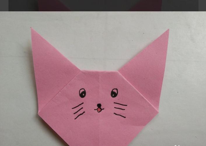 这样,一只折纸小猫就折好了.