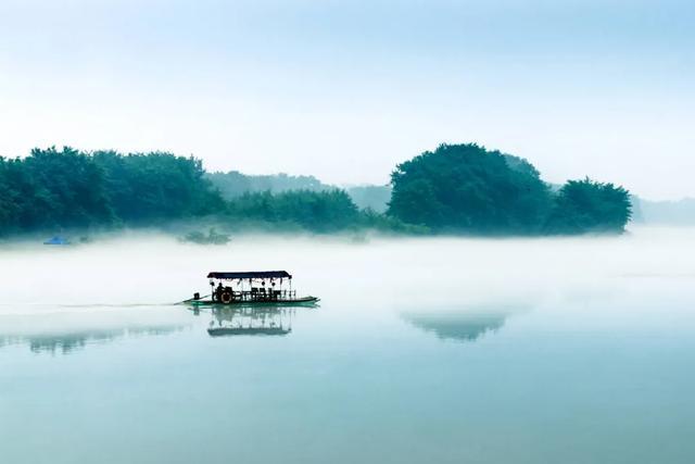 张艺馨:江湖一夜雨 流水十年间