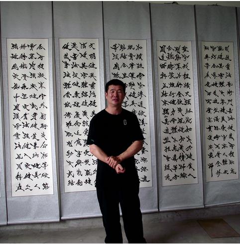 现代健美字体创始人,现代健美书法(字体)创新专家,世界杰出华人艺术家