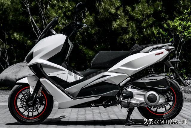 龙嘉vmaxie300亮相,高科技外观,标配abs|踏板|摩托车|轮胎|减震器