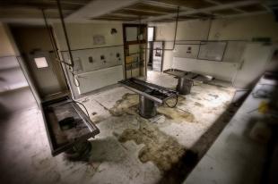 实拍世界各地废弃的停尸房(组图)