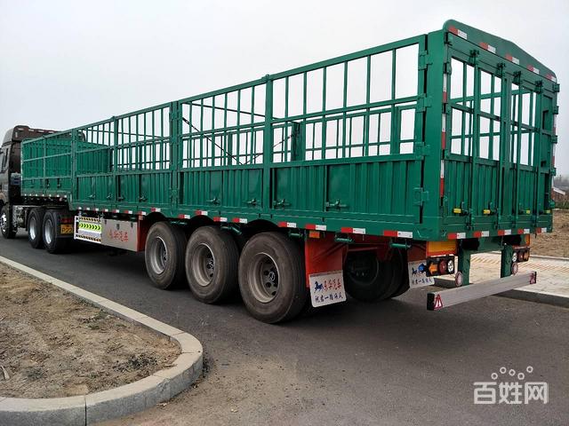 梁山厂家专业订做13米轻体高栏半挂车 全国发货