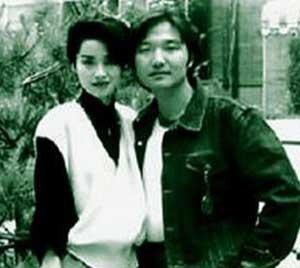 首页 歌手   解直锟曾有过一段失败婚姻,与前妻育有一女.