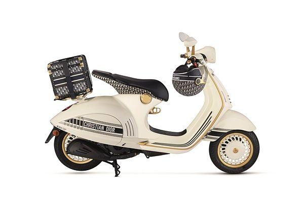 奢华摩托车价格公开diorxvespa最梦幻伟士牌机车米白车身与经典老花太