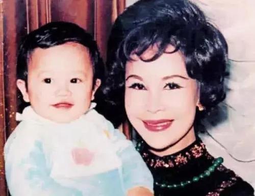 长成这样也能被富商包养60多年,还生育了6个孩子,黄夏蕙