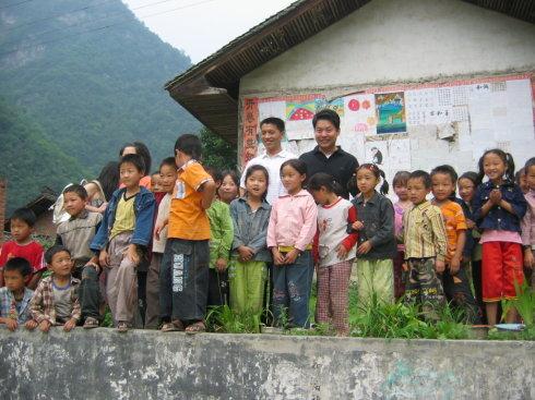 去年春天北川小学的孩子们(图)