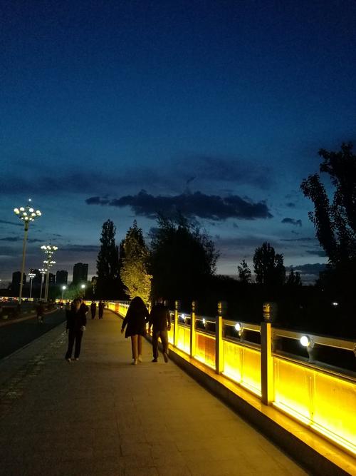 新疆维吾尔自治区哈密市伊州区靠近伊州区国土资源局