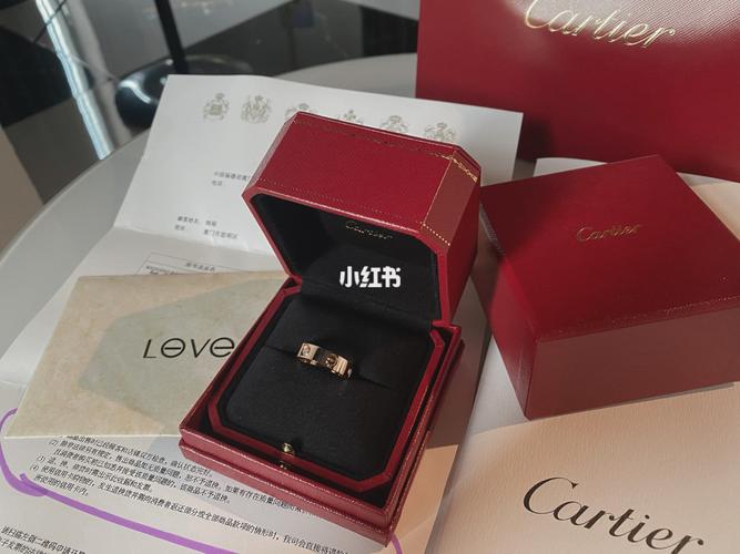 卡地亚love系列三钻戒指_戒指_卡地亚怎么样_卡地亚戒指_时尚_配饰