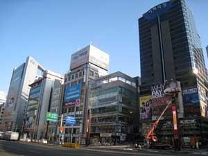 从酒店所在二号线219三成站,坐三站便来到了222江南站.