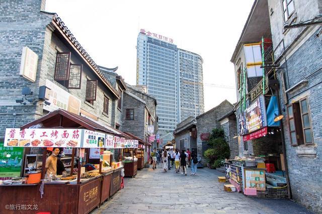 南宁三街两巷旧貌新颜,与中山路美食街隔街对望,争做