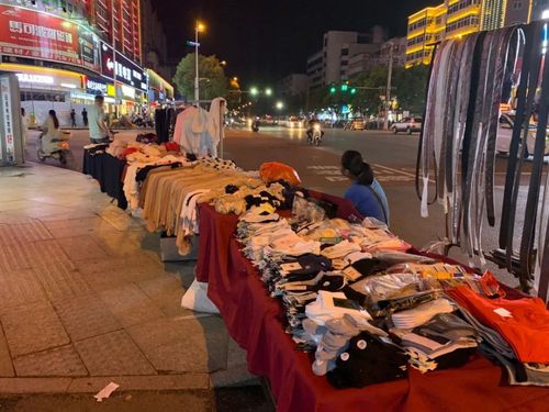 泰和县城各地摆地摊现状,你准备出摊了吗?