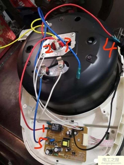 苏泊尔电饭煲不通电是什么原因