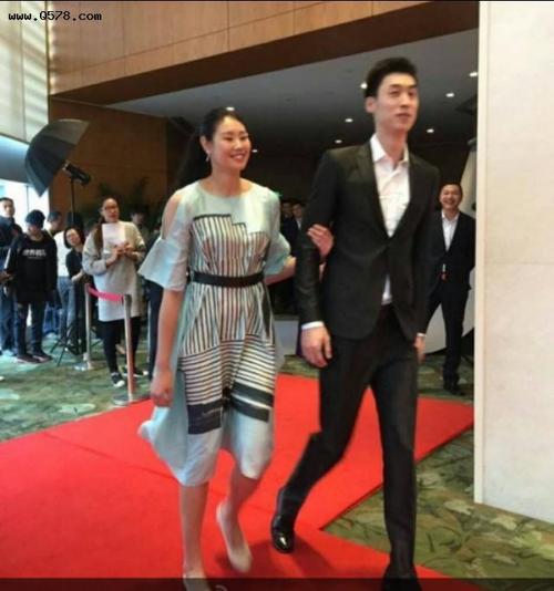 低调的女排颜妮,经常被"结婚,回家",为何会这样?有何秘密?