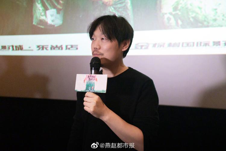 导演徐磊携新片《平原上的夏洛克》现身石家庄:终于回家了