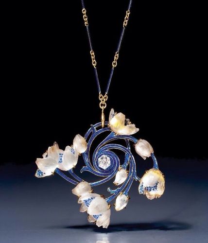 装饰艺术运动的一代宗师rené lalique(1860-1945)设计的首饰.