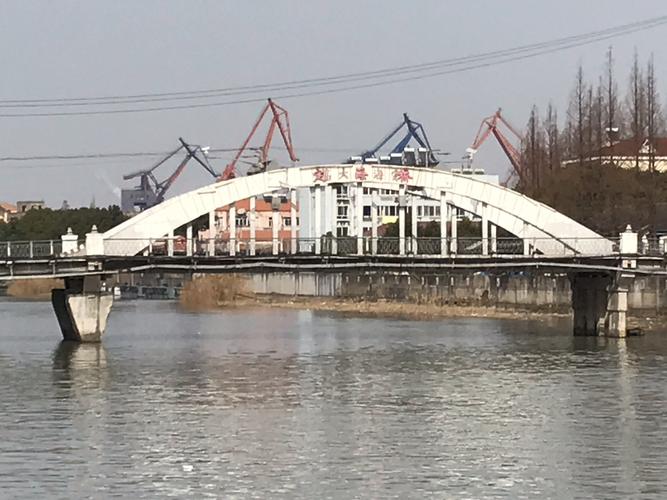 杨浦区定海桥码头!