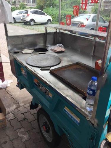 煎饼果子三轮车