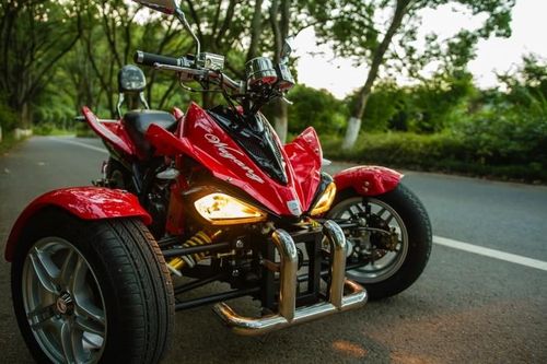 广州五羊推出国产版"庞巴迪"倒三轮摩托,可上牌,外形很淘宝风