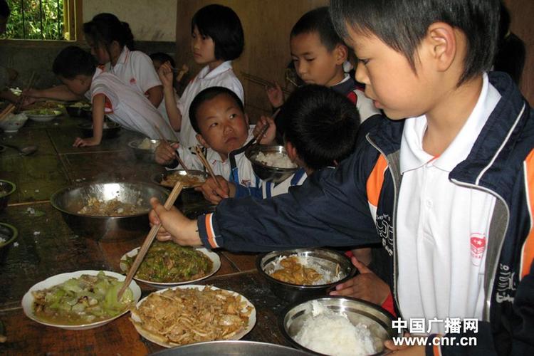 【央广独家】爱心网友为江西都昌山区小学生提前过儿童节