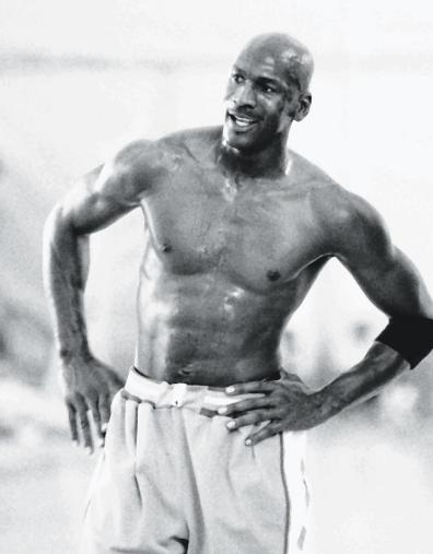 乔丹和韦德谁是分卫里肌肉最强存在?对比两人照片 差距很大