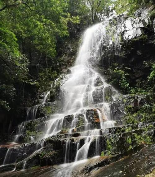 福建龙岩有个私藏的野生瀑布真实瀑布比照片还美知道的人不多