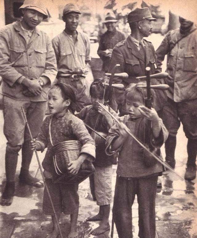 抗日战争日本鬼子进村的真实旧照, 最后一张让人气愤